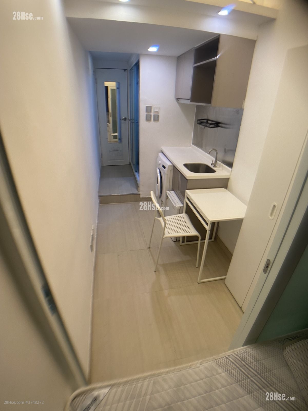 Rialto Mansion Rental 1 Bedroom , 1 Bathroom 150 ft²