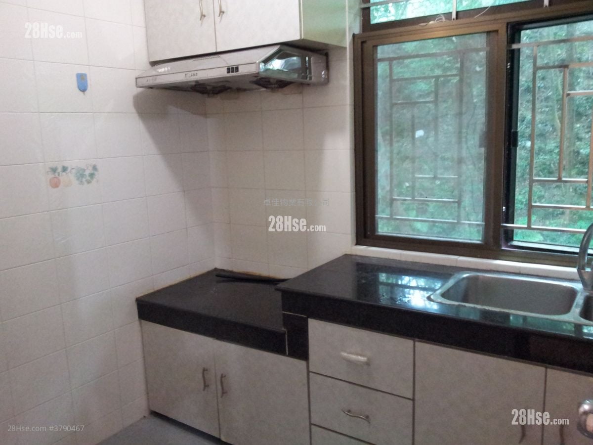 村屋 租盘 3 房 , 2 浴室 630 平方尺