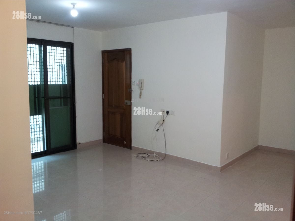 村屋 租盘 3 房 , 2 浴室 630 平方尺