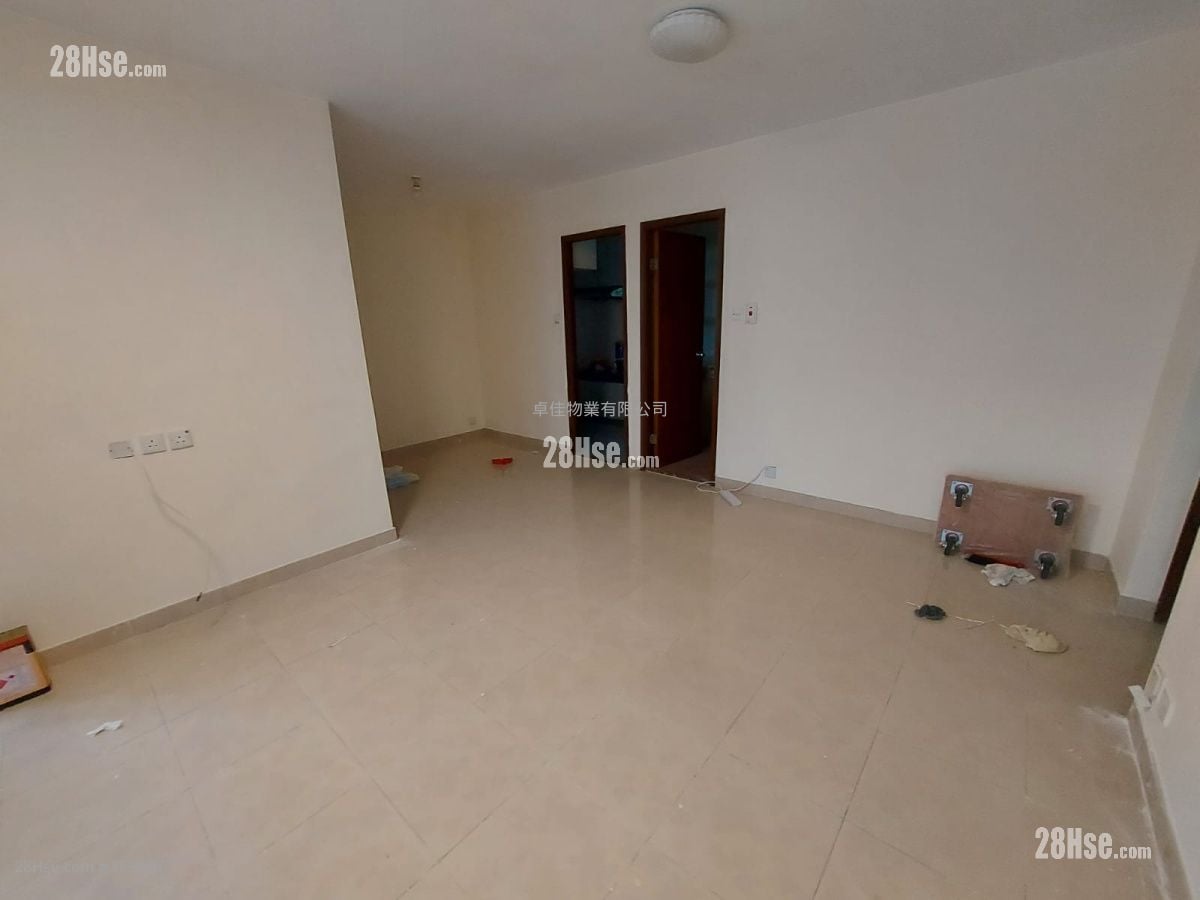 村屋 租盘 3 房 , 2 浴室 630 平方尺