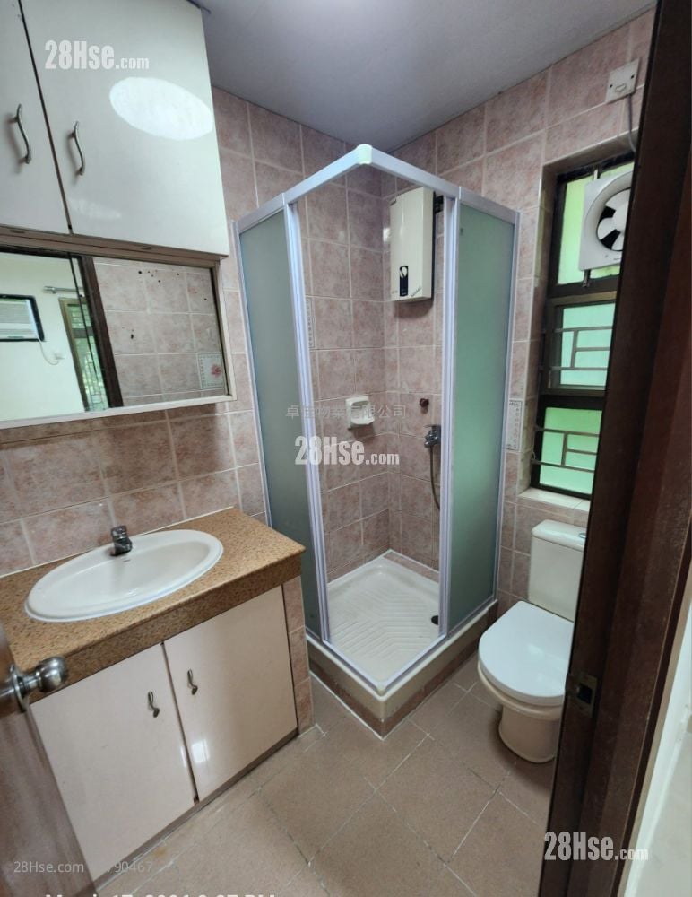 村屋 租盘 3 房 , 2 浴室 630 平方尺