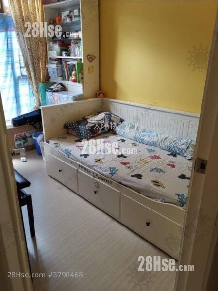 Royal Peninsula Sell 4 Bedrooms 1,051 ft²