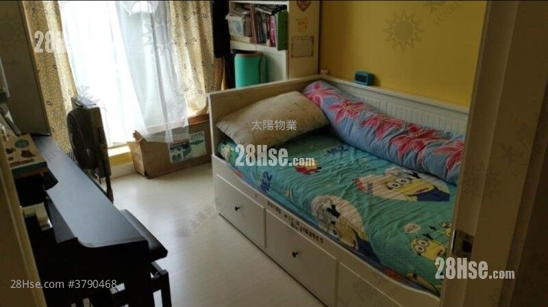 Royal Peninsula Sell 4 Bedrooms 1,051 ft²