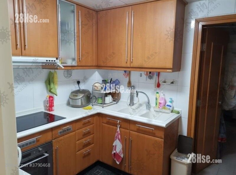 Royal Peninsula Sell 4 Bedrooms 1,051 ft²