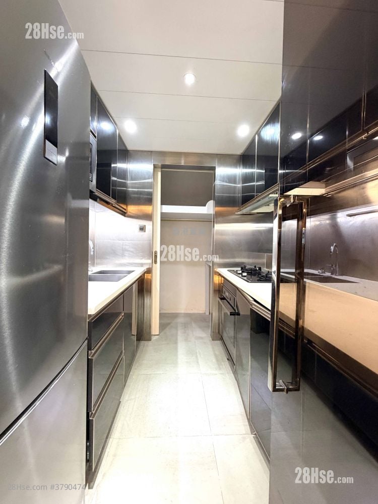 柏景湾 售盘 3 房 , 2 浴室 695 平方尺