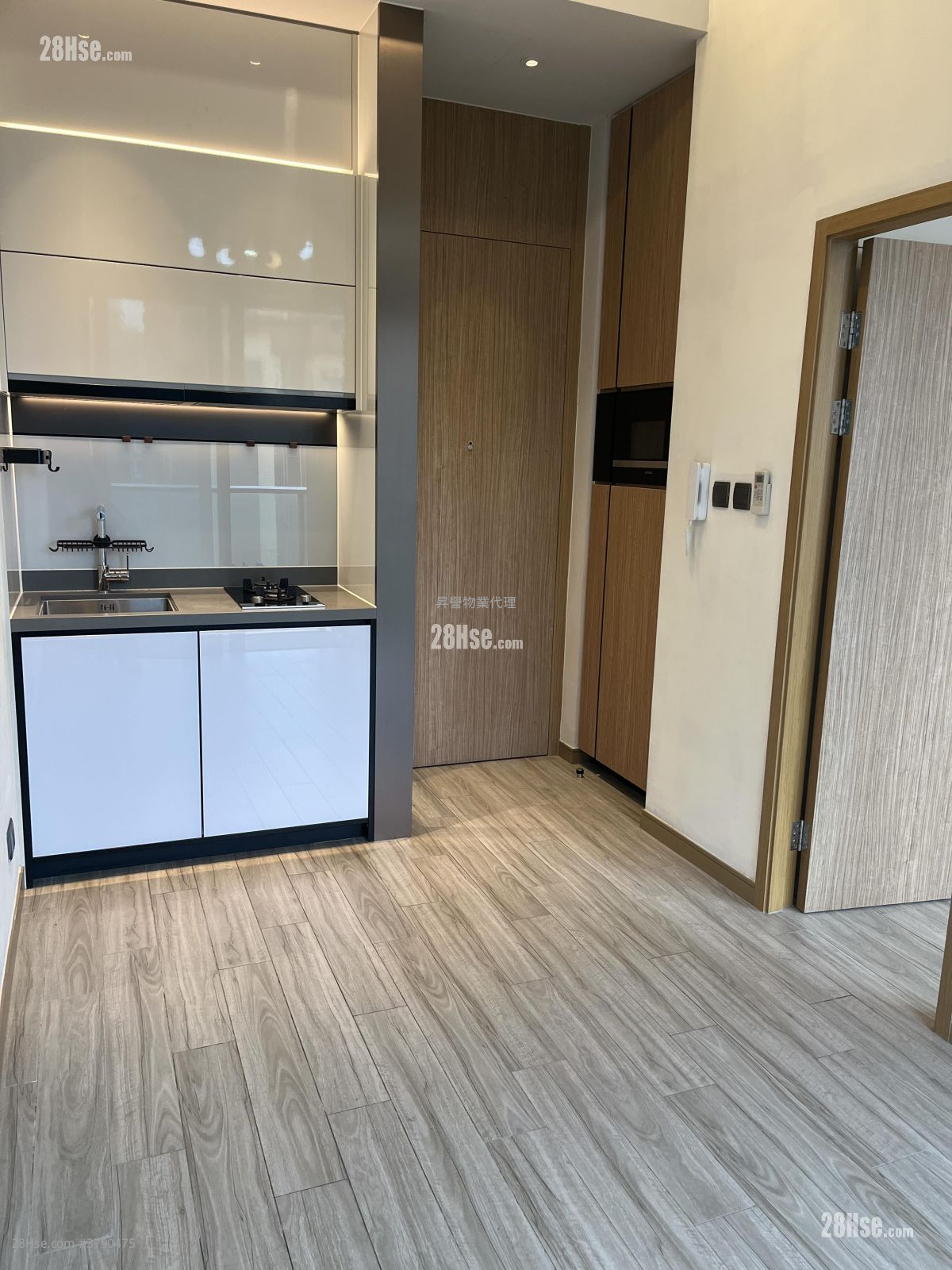 启岸 租盘 1 房 , 1 浴室 268 平方尺