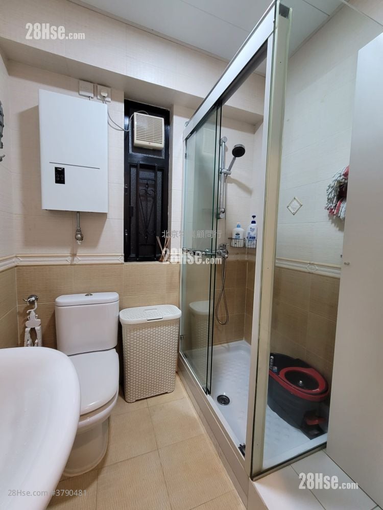 康怡花园 租盘 2 房 , 2 浴室 668 平方尺