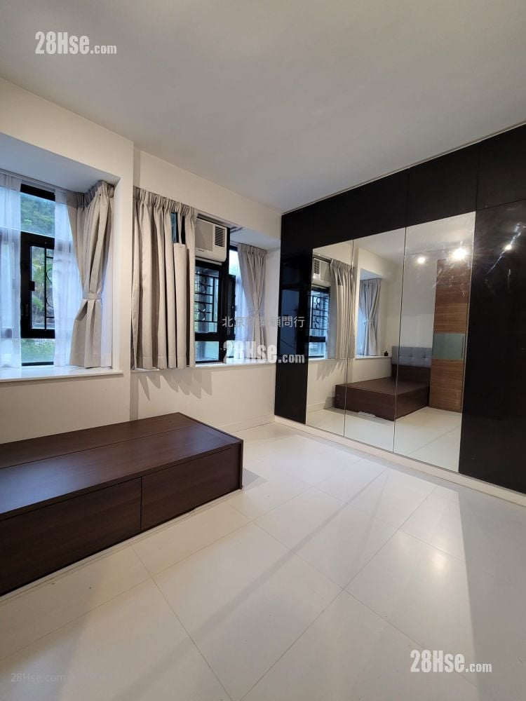 康怡花园 租盘 2 房 , 2 浴室 668 平方尺