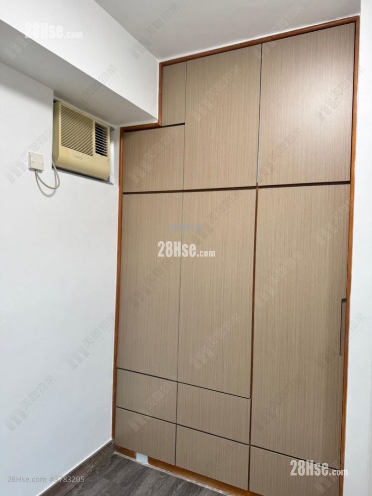 Sunshine City Rental 3 Bedrooms , 1 Bathroom 490 ft²