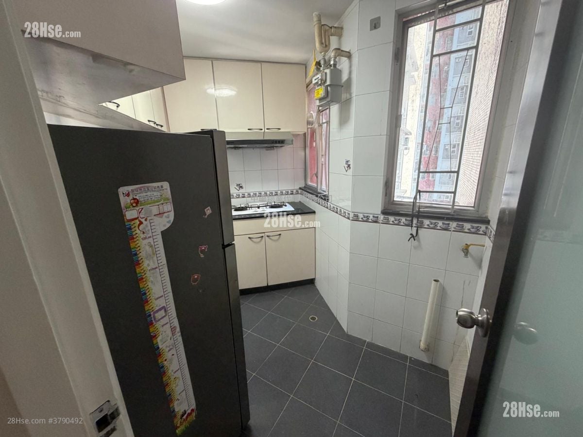 King Tin Court Sell 2 Bedrooms , 1 Bathroom 431 ft²