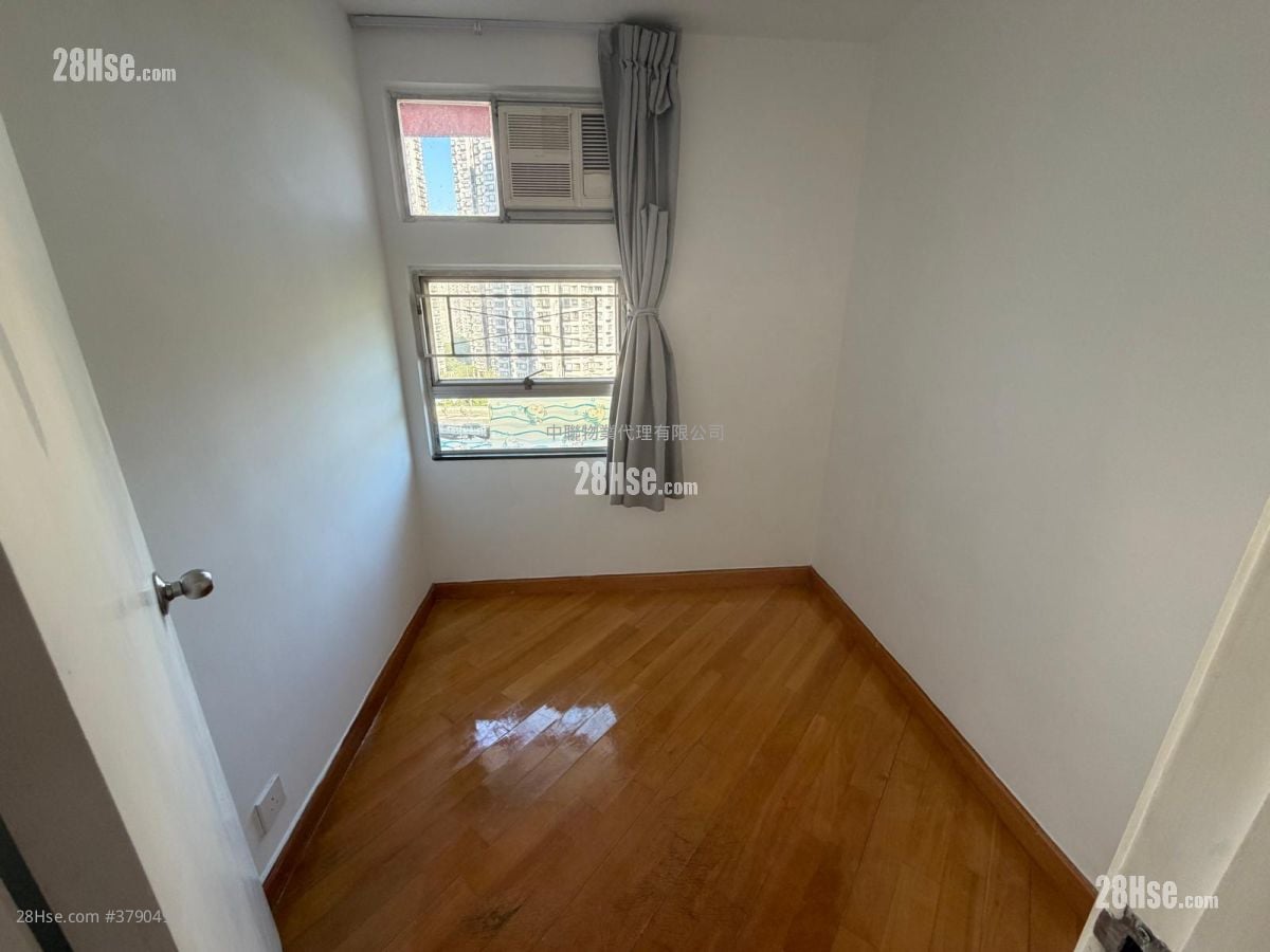 King Tin Court Sell 2 Bedrooms , 1 Bathroom 431 ft²