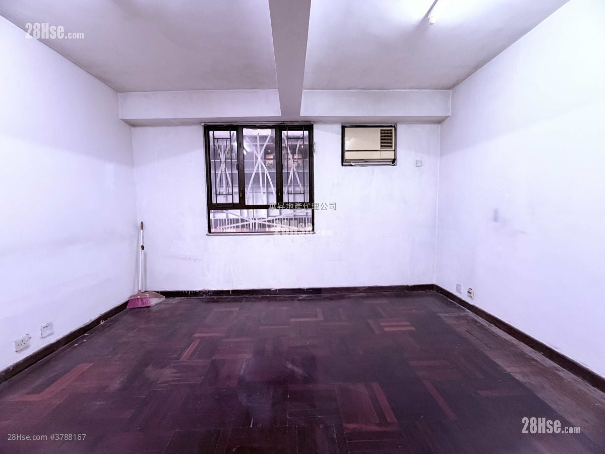 Tone King Building Sell 2 Bedrooms , 1 Bathroom 436 ft²