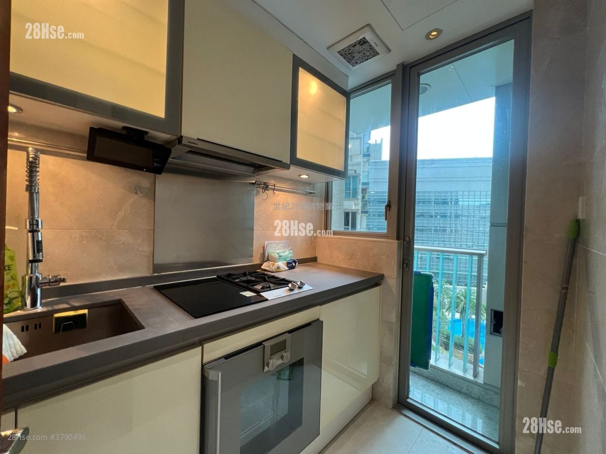 The Coronation Sell 2 Bedrooms , 1 Bathroom 513 ft²