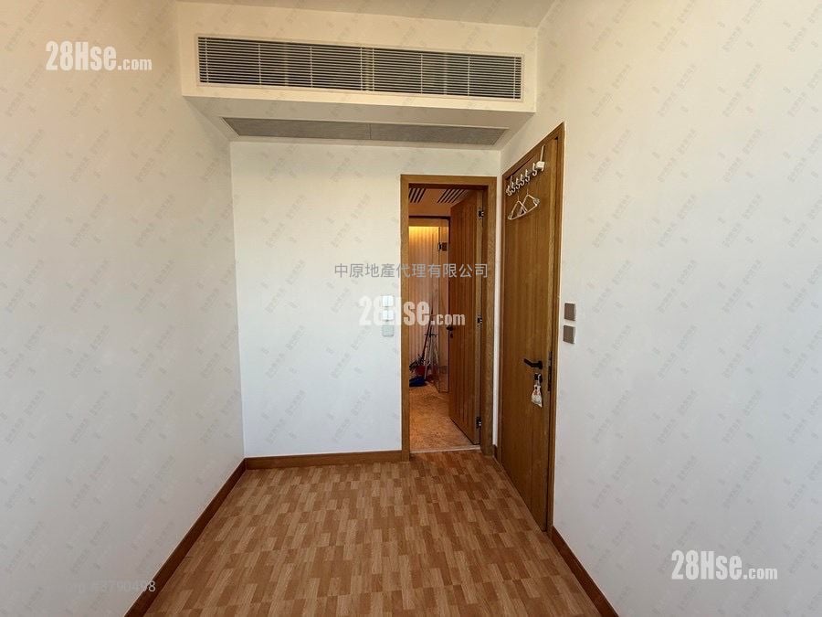 128 Waterloo Sell 1 Bedroom 342 ft²