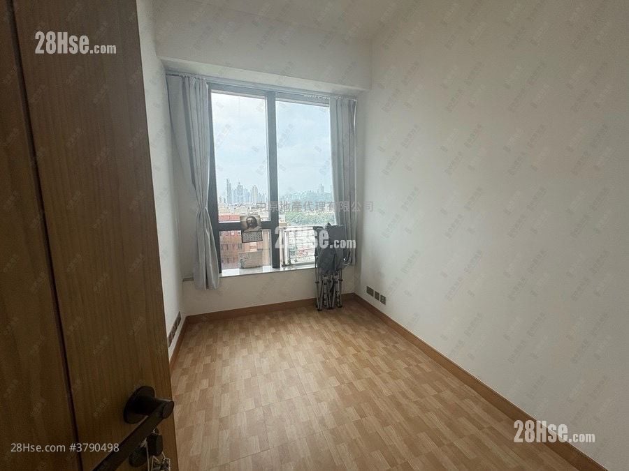 128 Waterloo Sell 1 Bedroom 342 ft²