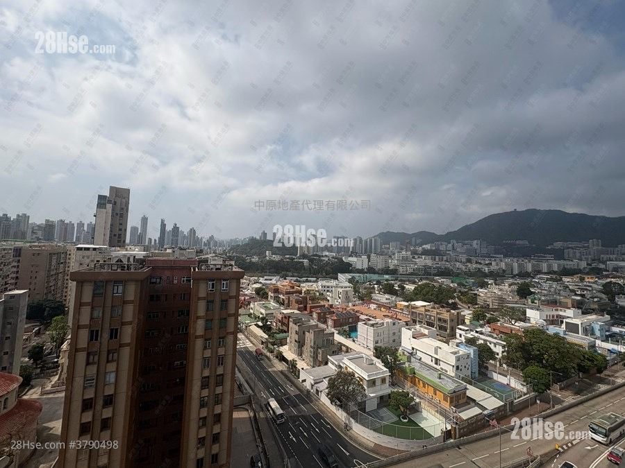 128 Waterloo Sell 1 Bedroom 342 ft²