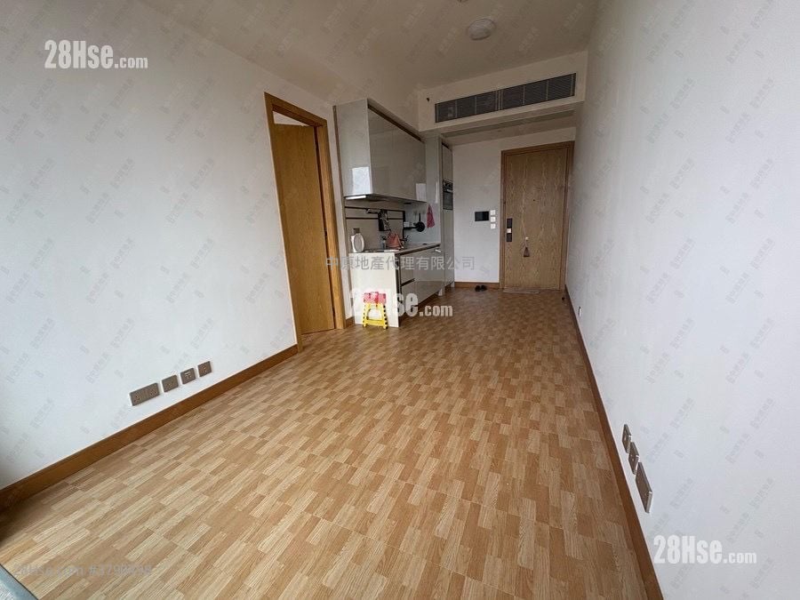 128 Waterloo Sell 1 Bedroom 342 ft²