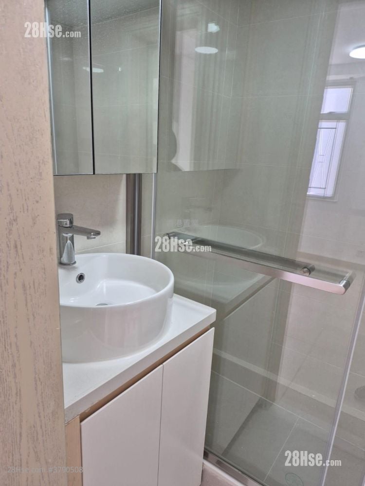 美孚新邨 售盘 3 房 704 平方尺