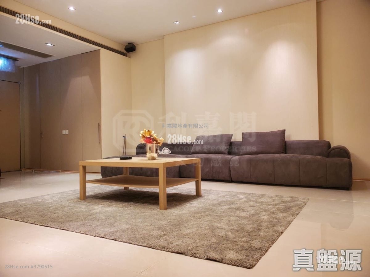 King's Park Hill Sell 4 Bedrooms 2,333 ft²