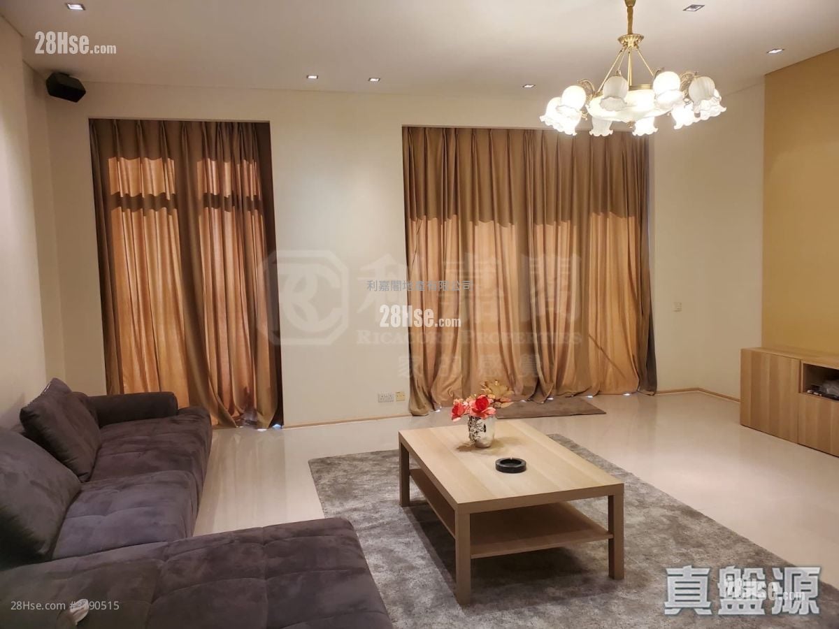 King's Park Hill Sell 4 Bedrooms 2,333 ft²