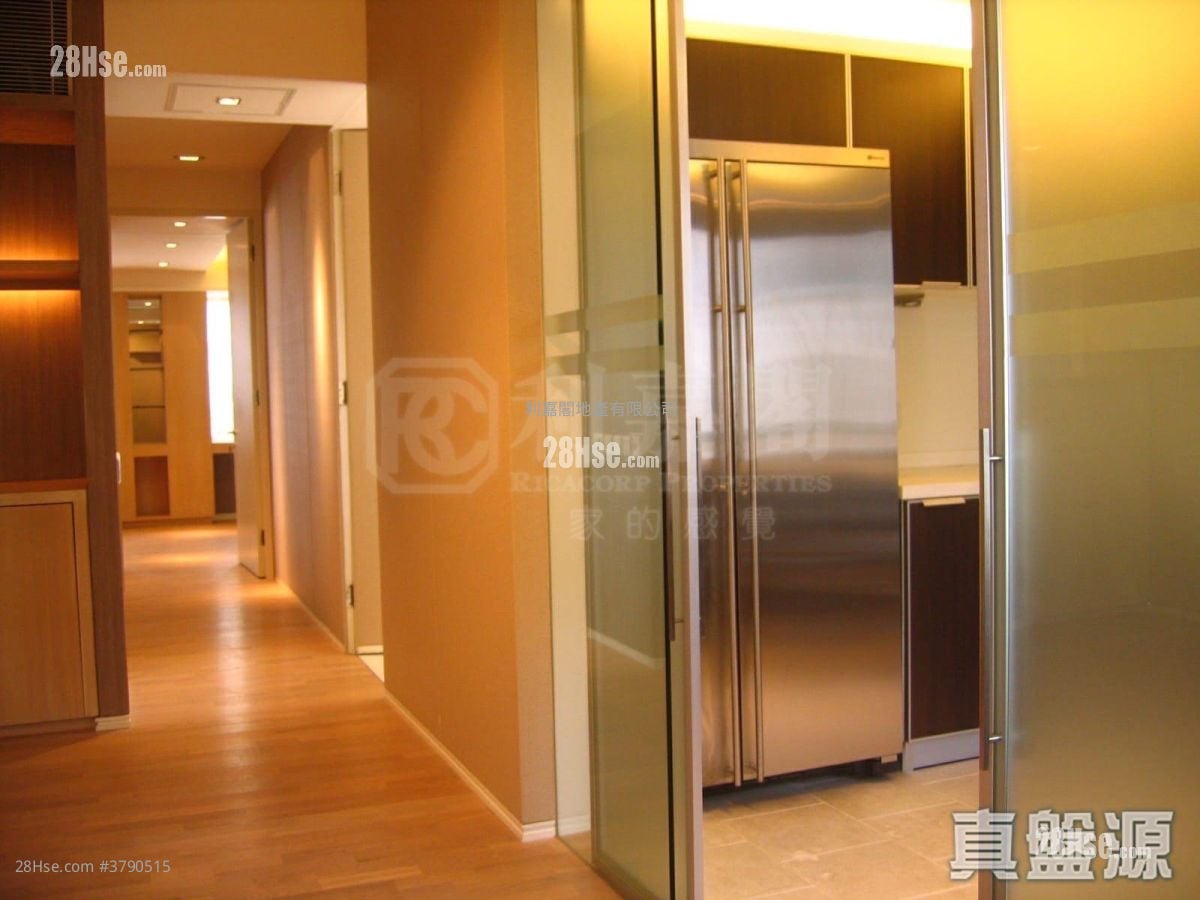 King's Park Hill Sell 4 Bedrooms 2,333 ft²