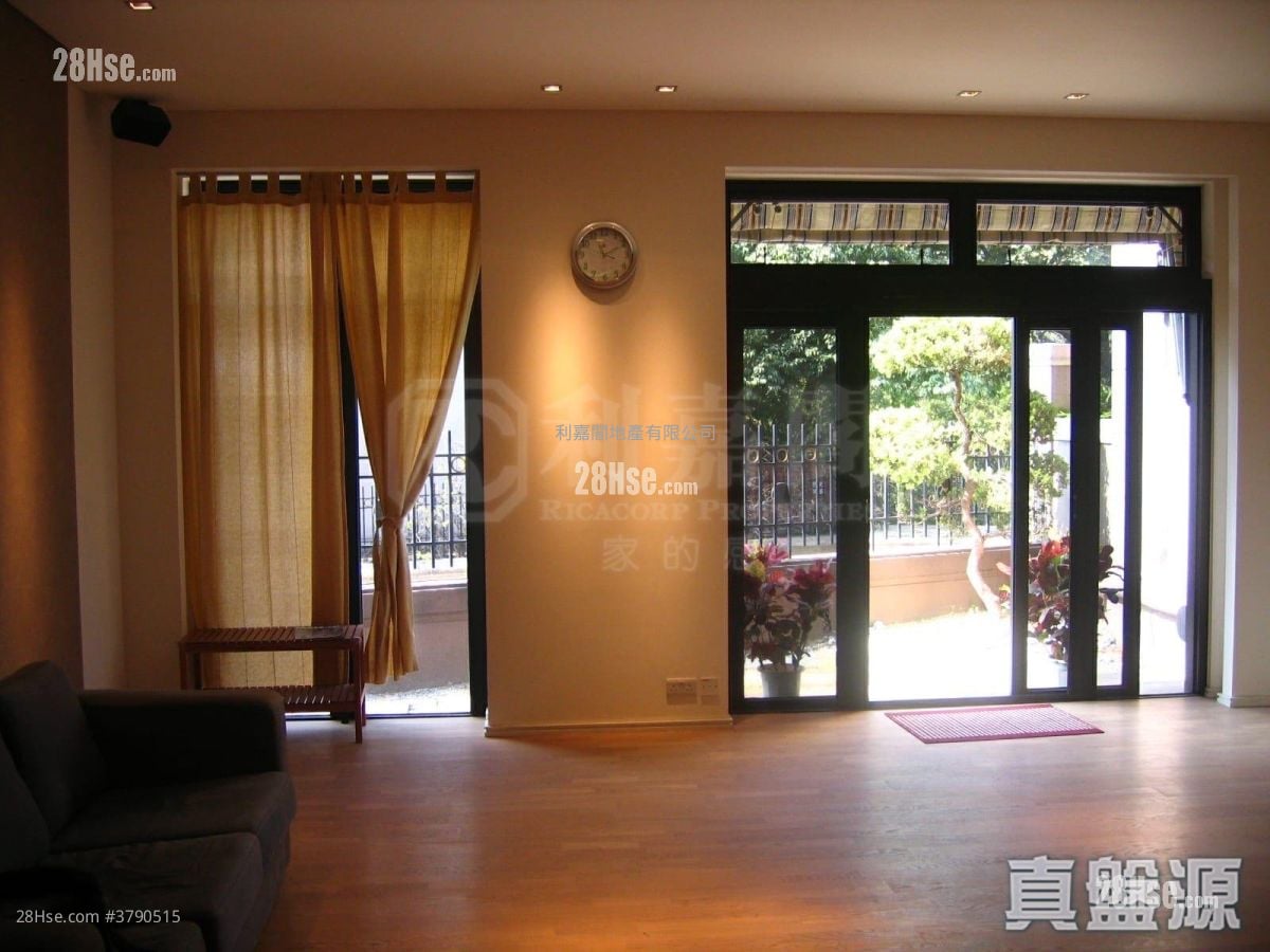 King's Park Hill Sell 4 Bedrooms 2,333 ft²