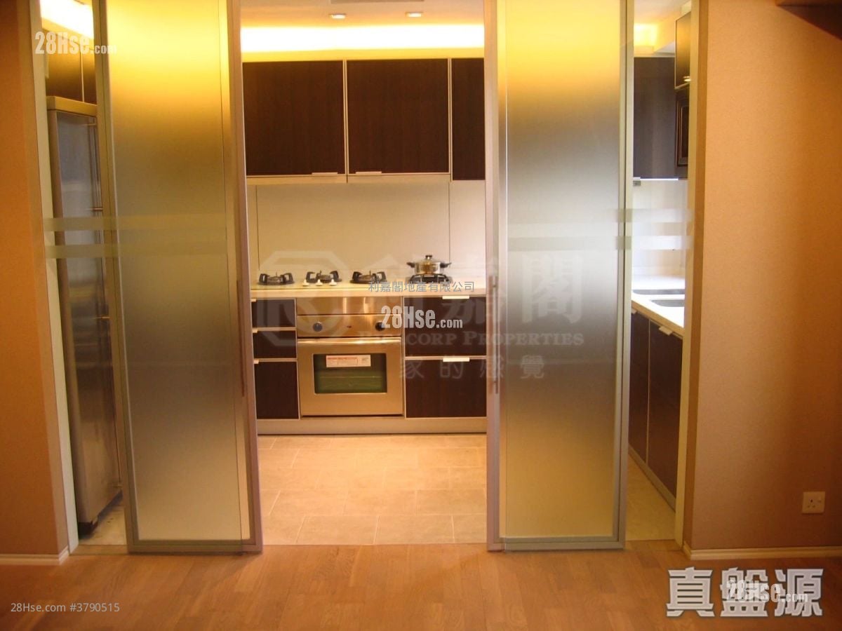 King's Park Hill Sell 4 Bedrooms 2,333 ft²