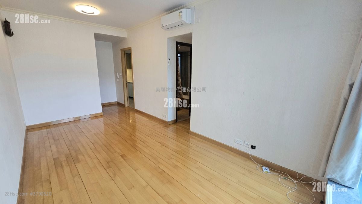 The Parkside Sell 3 Bedrooms 726 ft²