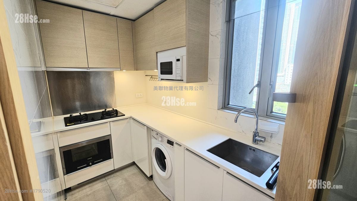 The Parkside Sell 3 Bedrooms 726 ft²