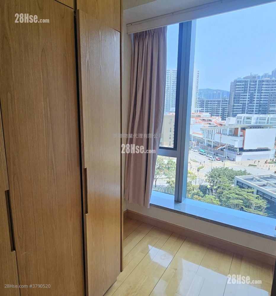 The Parkside Sell 3 Bedrooms 726 ft²