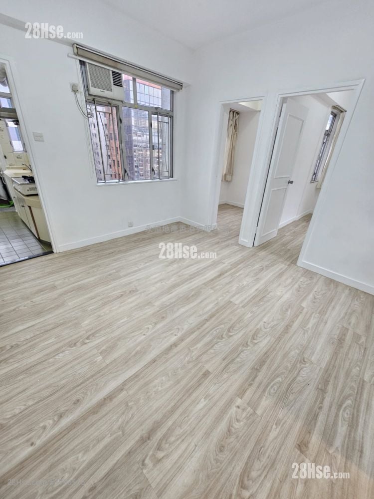 Hung Yat Building Sell 2 Bedrooms , 1 Bathroom 342 ft²