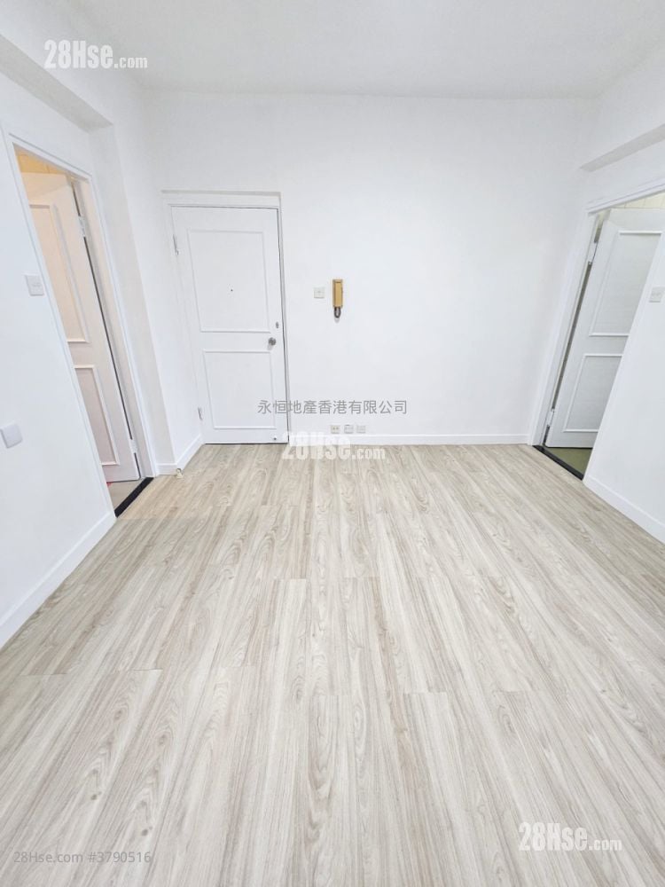 Hung Yat Building Sell 2 Bedrooms , 1 Bathroom 342 ft²