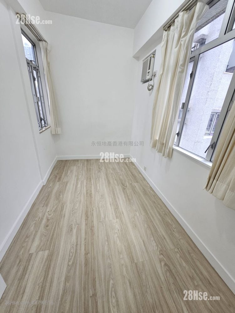 Hung Yat Building Sell 2 Bedrooms , 1 Bathroom 342 ft²