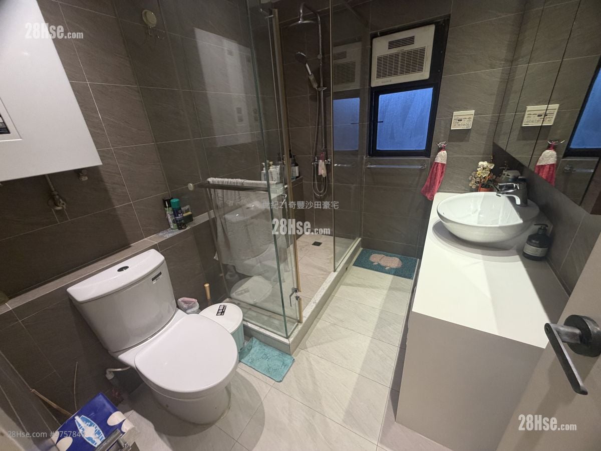 聚龙居 售盘 3 房 , 2 浴室 1,241 平方尺