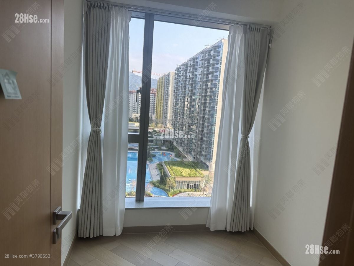 Grand Mayfair  Rental 773 ft²