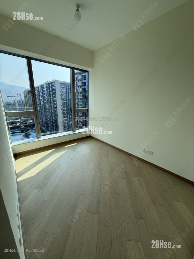 Grand Mayfair  Rental 773 ft²