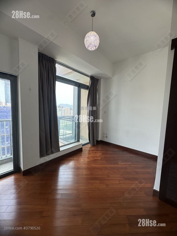 Park Summit Sell Studio , 1 Bathroom 274 ft²