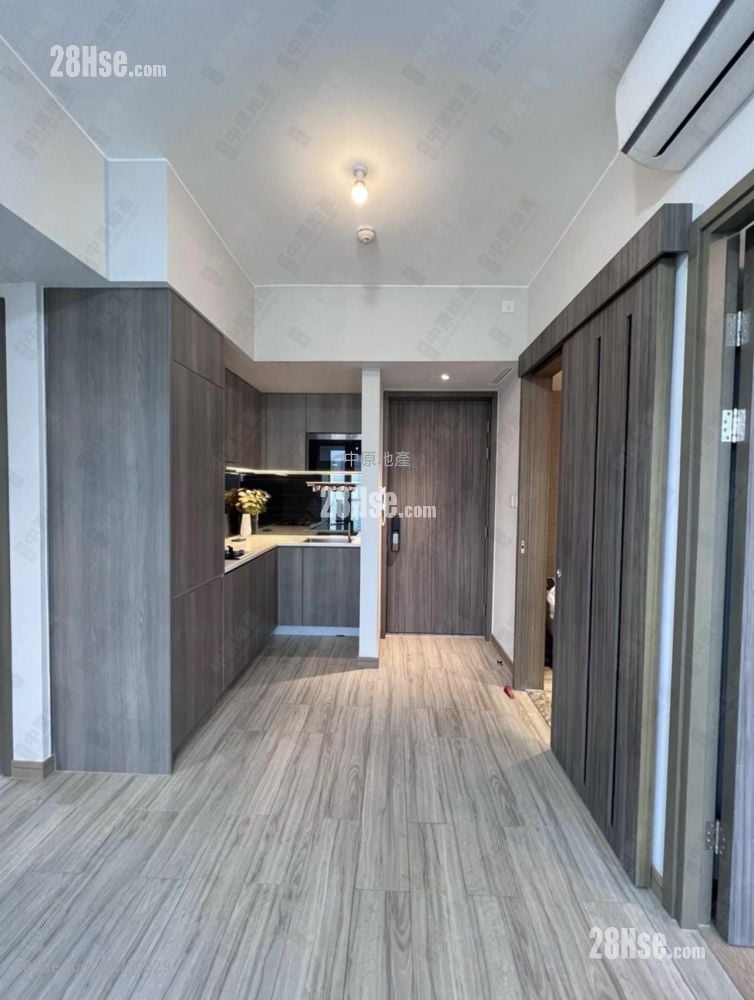 Park One Sell 3 Bedrooms , 1 Bathroom 418 ft²