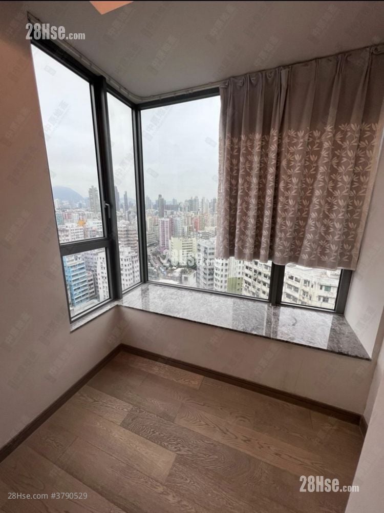 Park One Sell 3 Bedrooms , 1 Bathroom 418 ft²