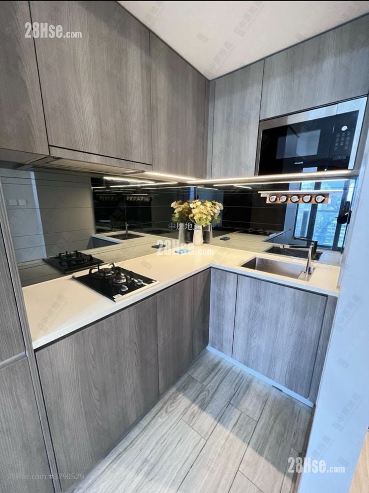 Park One Sell 3 Bedrooms , 1 Bathroom 418 ft²