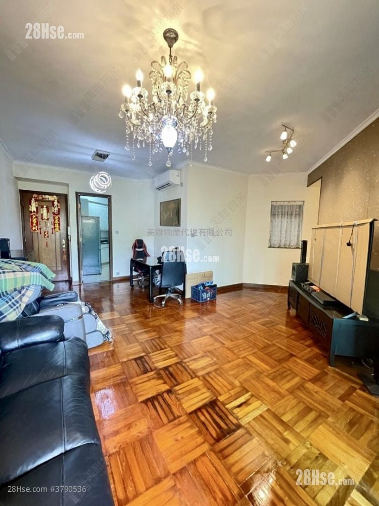 Woodland Crest Sell 3 Bedrooms 942 ft²