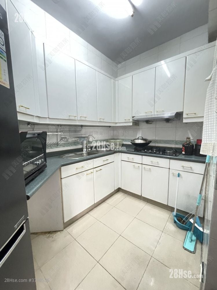 Woodland Crest Sell 3 Bedrooms 942 ft²