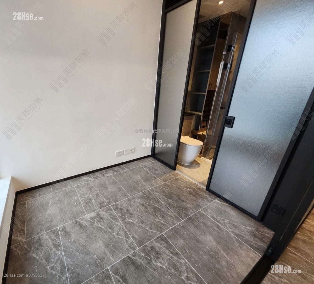 Belgravia Place 售盘 1 房 264 平方尺