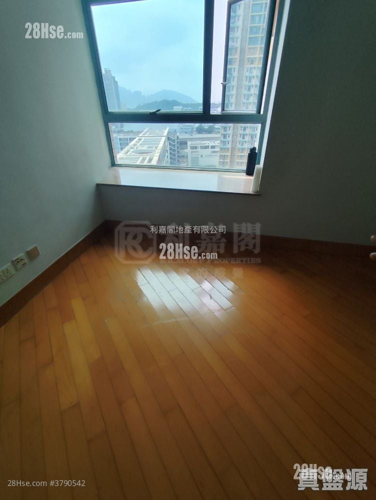 Aquamarine Sell 2 Bedrooms 502 ft²