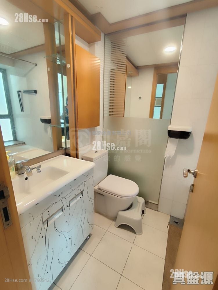 Aquamarine Sell 2 Bedrooms 502 ft²