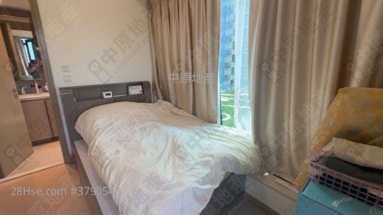 Wetland Seasons Bay Sell 4 Bedrooms 668 ft²