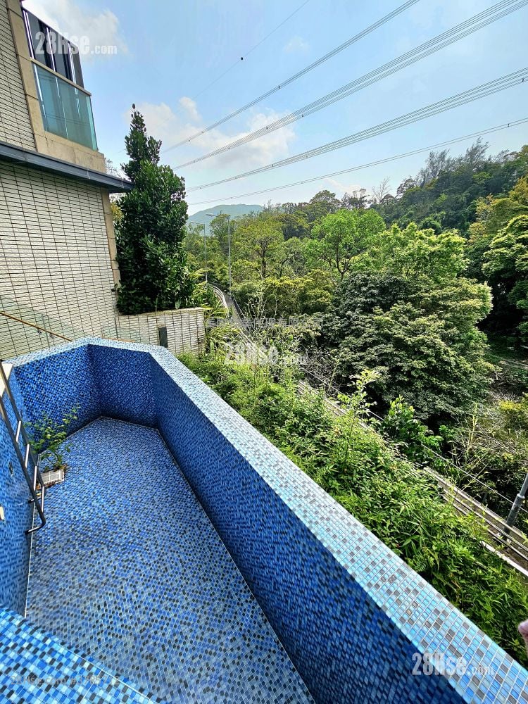 The Woods Sell 3 Bedrooms , 5+ Bathrooms 2,068 ft²