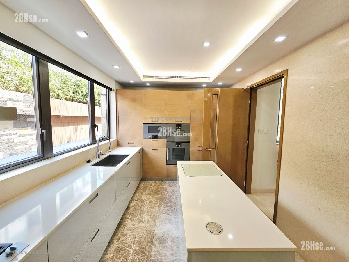 The Woods Sell 3 Bedrooms , 5+ Bathrooms 2,068 ft²