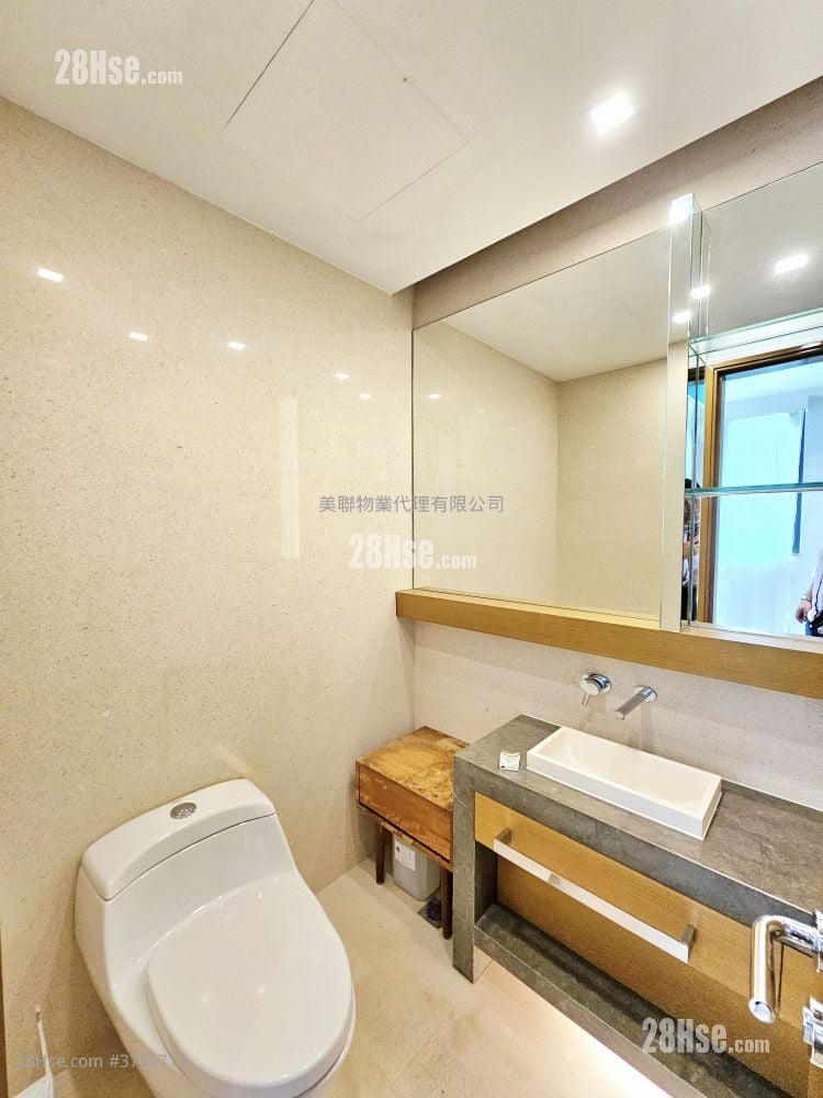 The Woods Sell 3 Bedrooms , 5+ Bathrooms 2,068 ft²