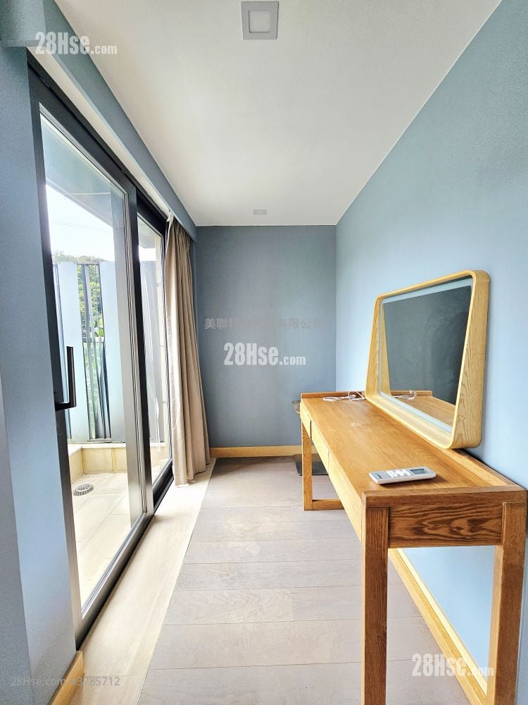 The Woods Sell 3 Bedrooms , 5+ Bathrooms 2,068 ft²